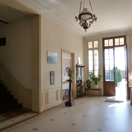 לינה וארוחת בוקר Ferme De Bonavis 3*